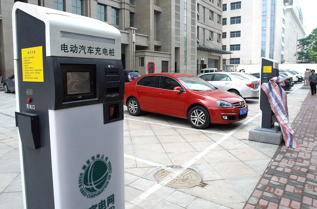 小区共享充电桩现状：机遇与挑战并存
