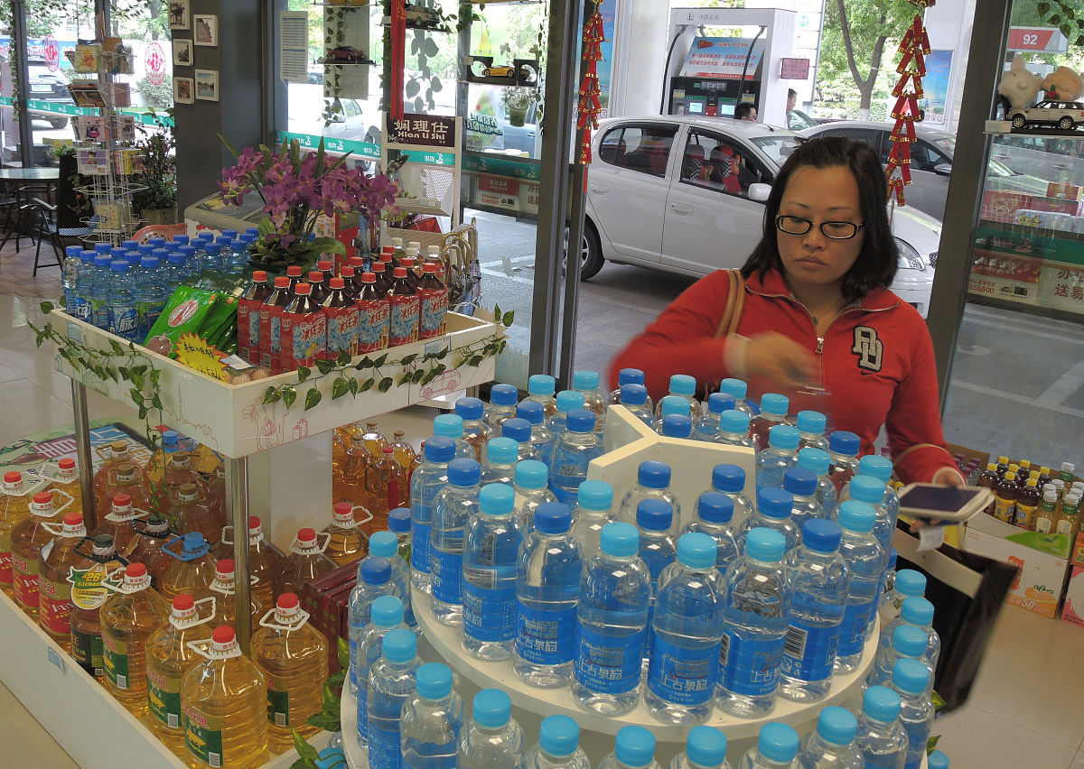 夏令营基地小卖部规定每3个空汽水瓶可以换1瓶汽水。 如果李明买6瓶汽水那么他最多可以喝多少瓶汽水。