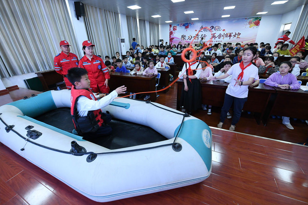 学校溺水安全：家长建议 & 意见 (300字以上)