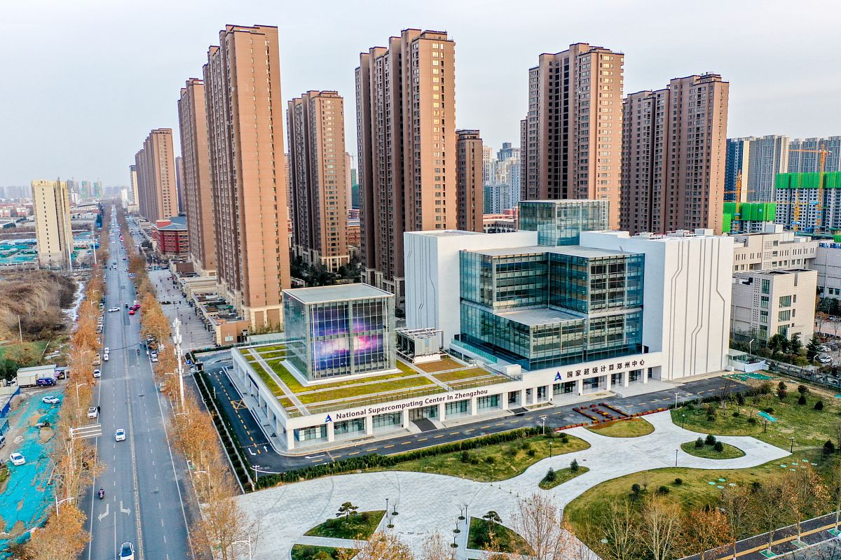 从郑州超级计算中心到郑州中心火车站坐哪路公交车用210字帮我详细描述