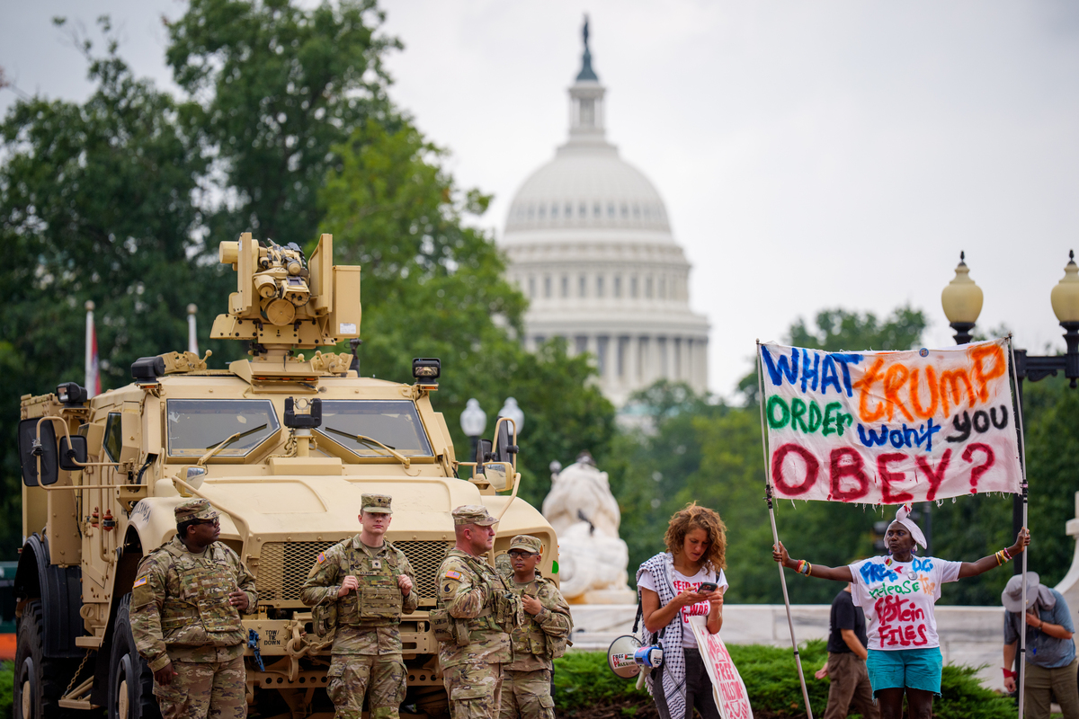 美国对世界安全的威胁：军事干涉、战争贩卖、贸易战等