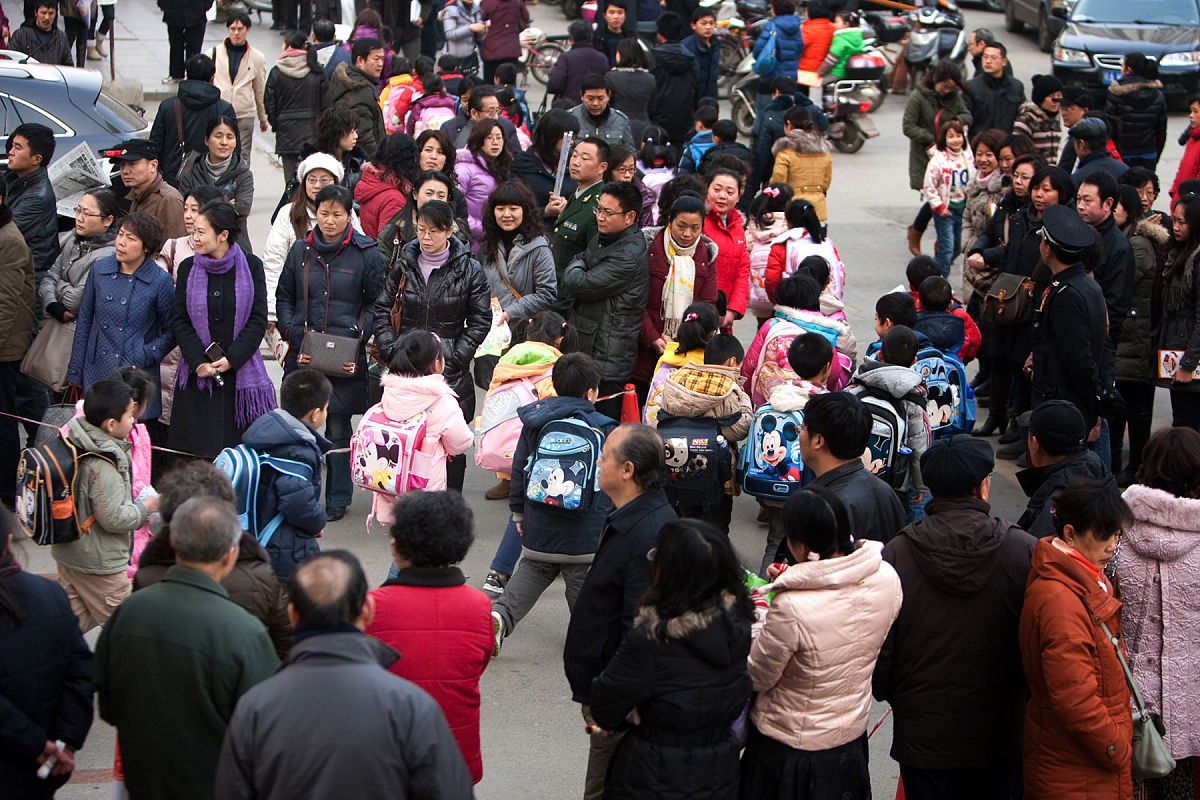 局长来校座谈学校分管安全副校长发言稿