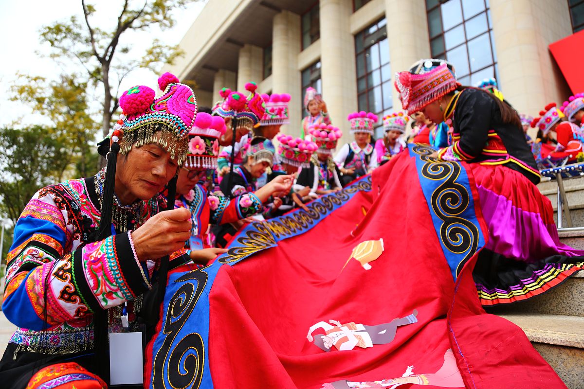 网络传播与云南少数民族文化发展的关系 2000——3000字论文完整选题小范围10个