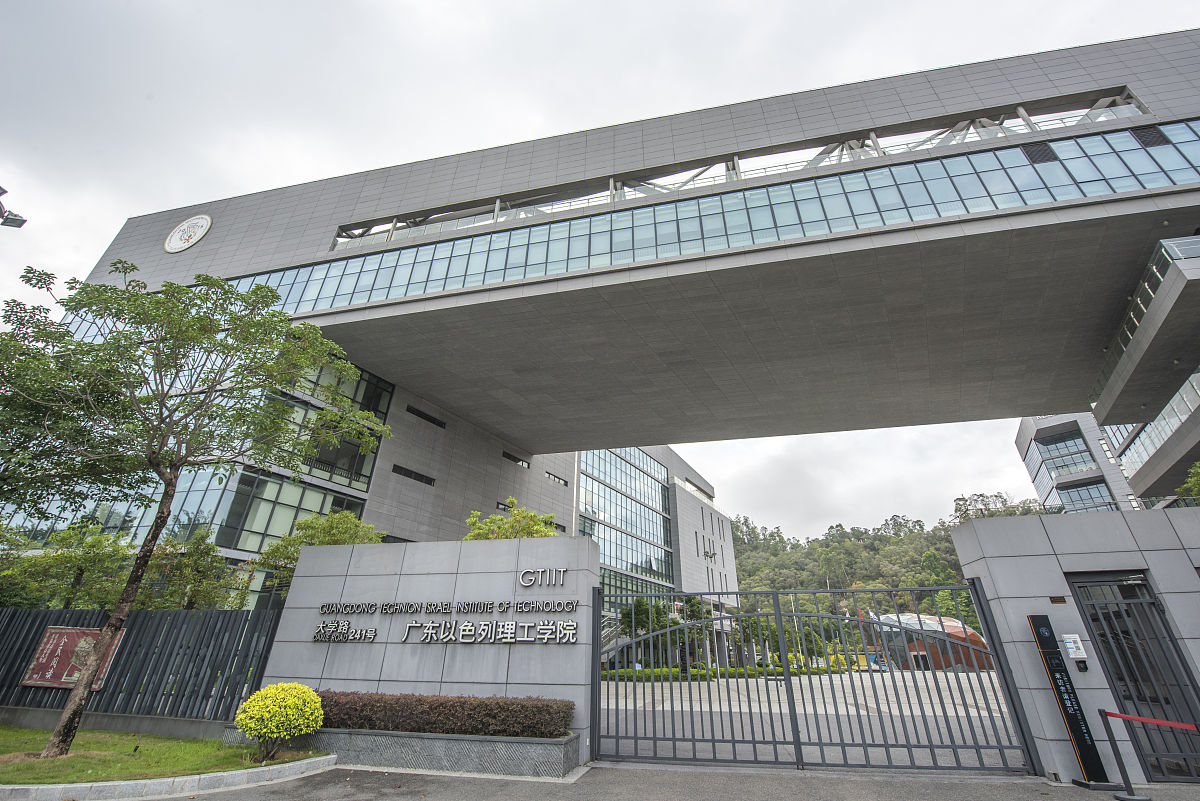 重庆市立信职业教育中心汽车运用与维修专业就业方向：制造、维修、销售、科研