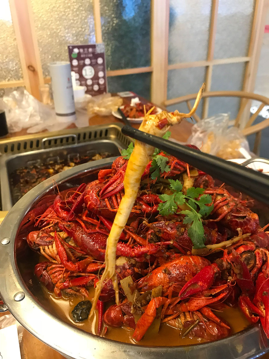探店 | 寻找最美味小龙虾：黄记煌、麻辣诱惑、串串香