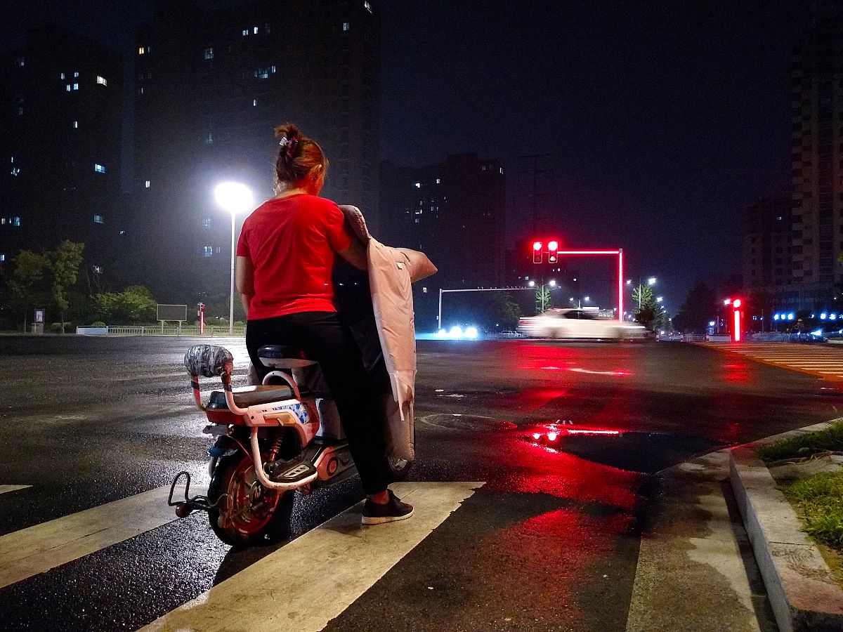 灯带安装教程：10步打造炫彩家居氛围