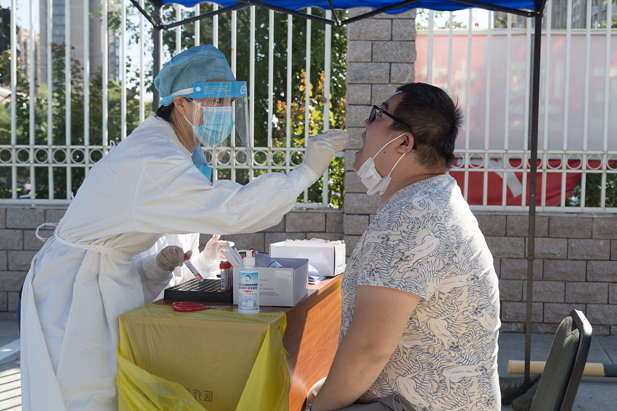 23岁男子误饮百草枯命悬一线，家人不离不弃创造生命奇迹！