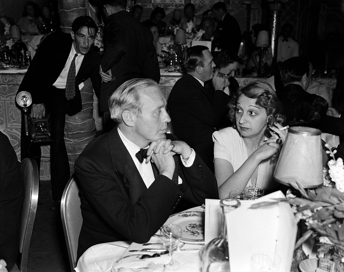 los angeles,ca - circa 1940: comedian jack benny and wife mary l