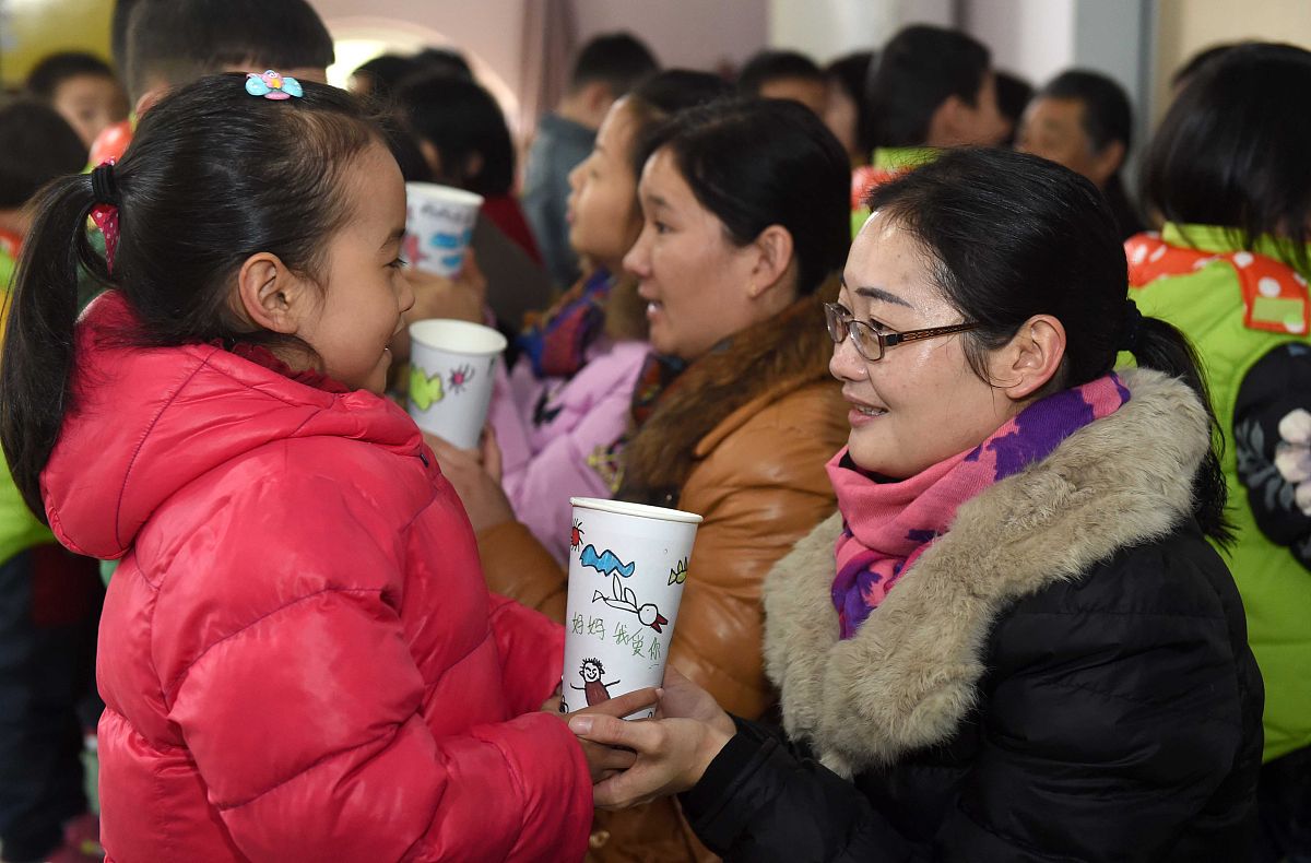 以儿童的角度 写一篇幼儿园毕业对老师感谢的 短文