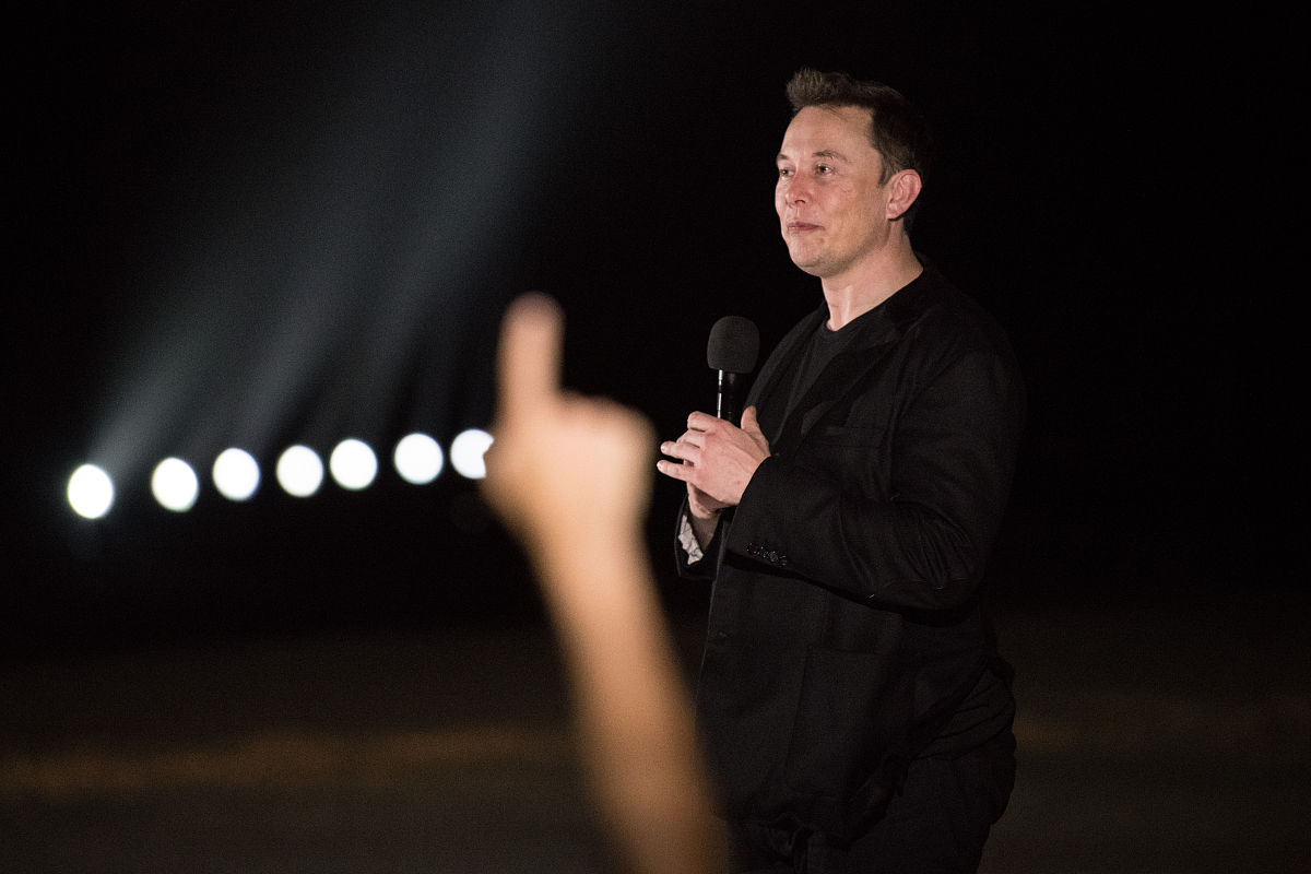 Elon Musk 对人工智能统治的担忧：未来会出现计算机统治者吗？