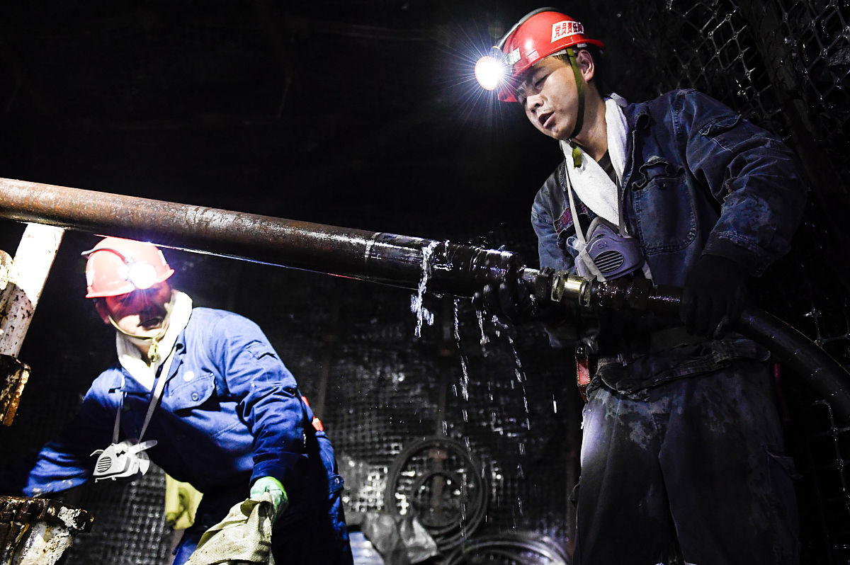 毕节地区工业学校煤矿开采技术专业招生 - 培养煤矿行业未来精英