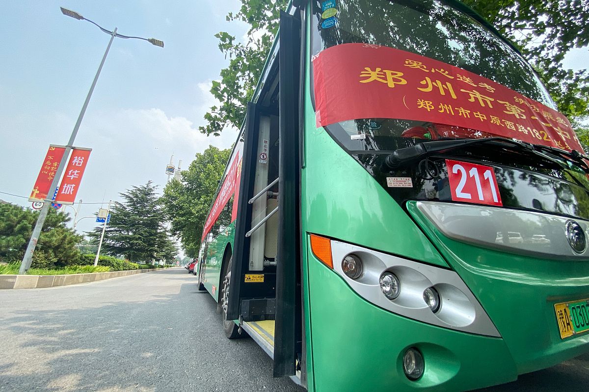 四营到嵩明高铁站怎么坐车？公交车、出租车路线及价格