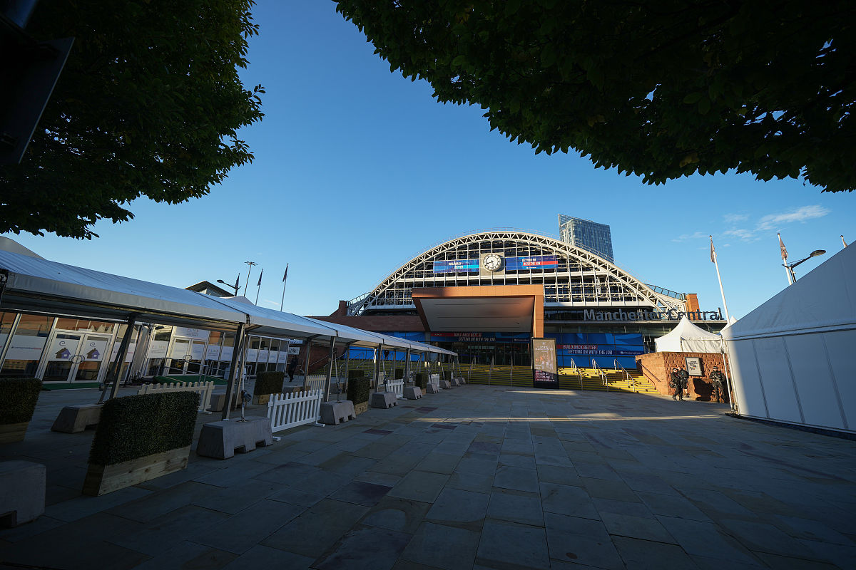 作文题目父亲点亮了我的青春600字在初中时父亲是普通人我没有参加演讲比赛