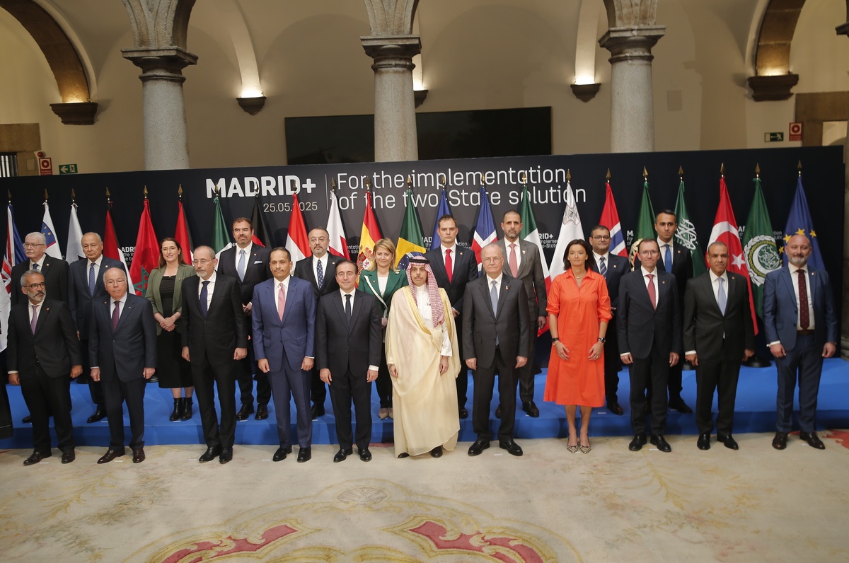 巴西的代表你会代表巴西在联合国大会全体会议上对于安理会改革议题采取怎样的措施？