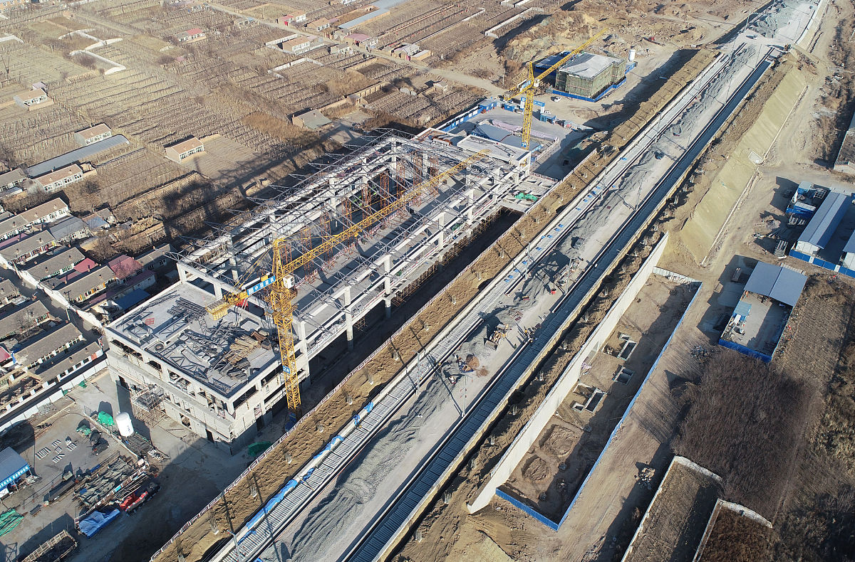 京张高铁有序引入北京铁路枢纽，为旅客和货物运输提供更多选择