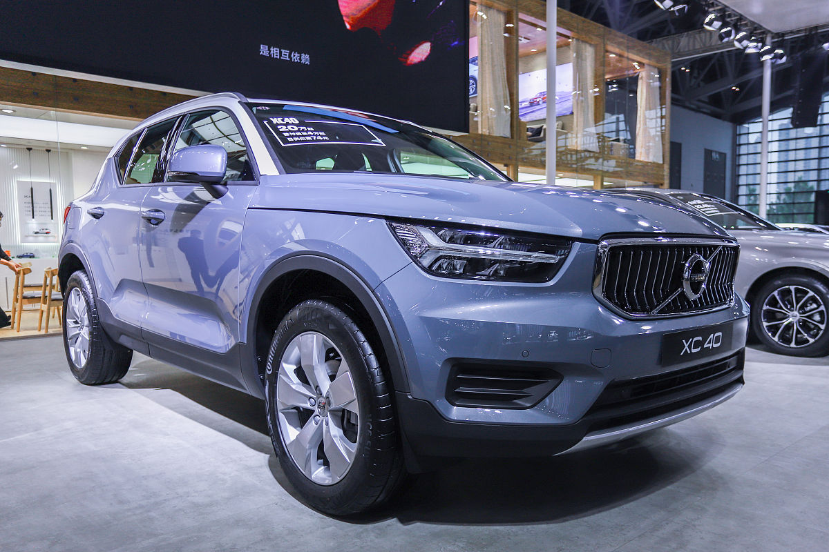 以沃尔沃XC40纯电版为车型以以爱为名守护ta为主题写一篇小红书笔记