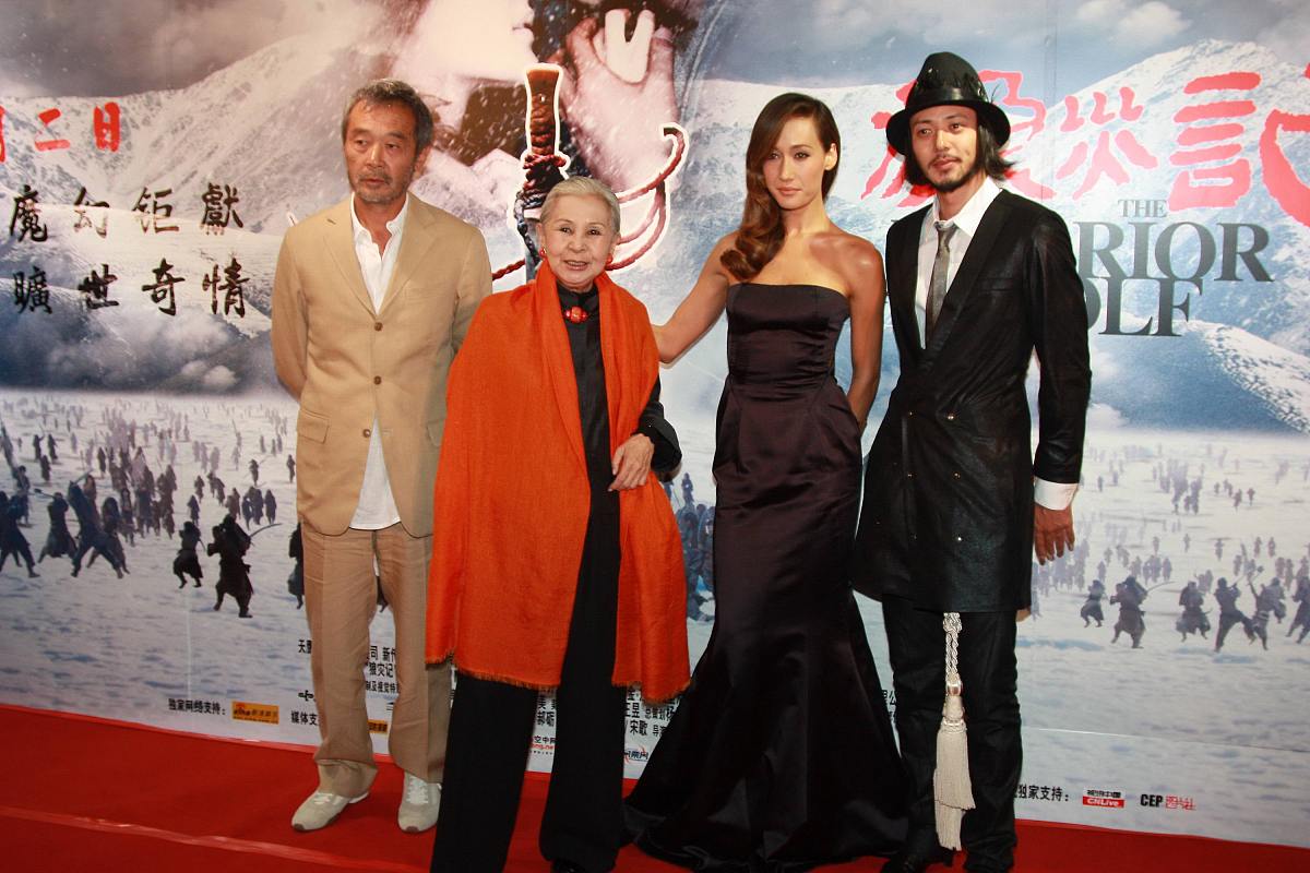 2009年9月20日,北京,电影《狼灾记》首映礼红毯.maggie q,小田切让,田