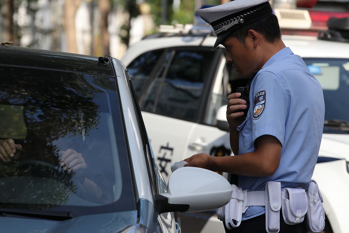 安徽农民杜宝良诉北京交管部门：105次闯禁行被罚10500元，民法典视角下的维权之路