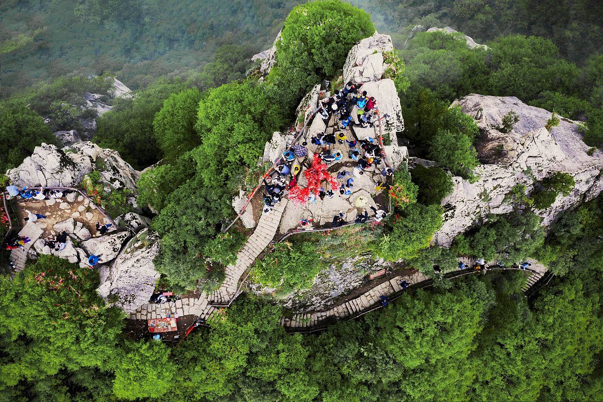 2021年5月3日,西安长安区,雨中秦岭青山.(如若下载使用,请务必署名:曾
