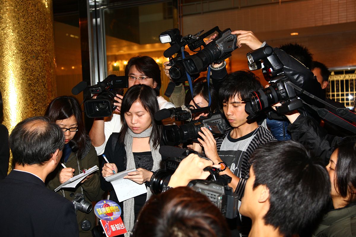 这一首藏头诗藏头内容一二班