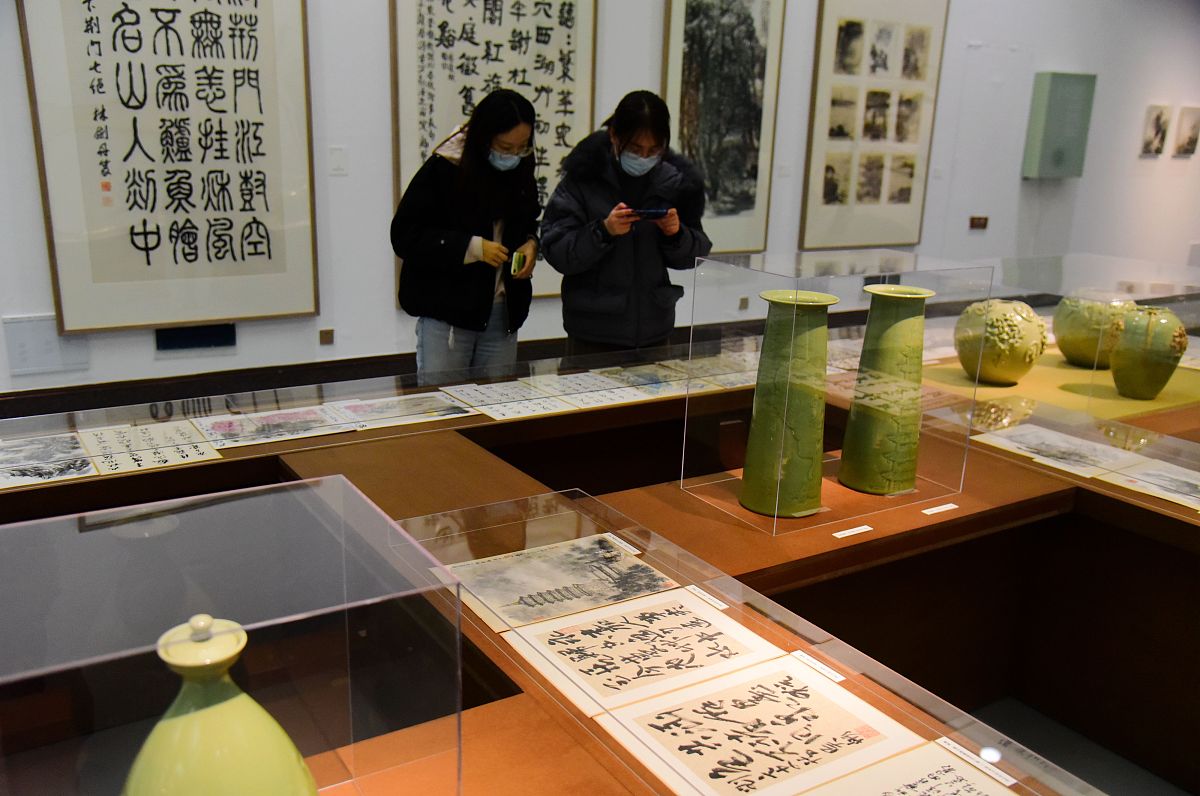 2020年12月28日,杭州,"青山行不尽——唐诗之路艺术展"在浙江展览馆开