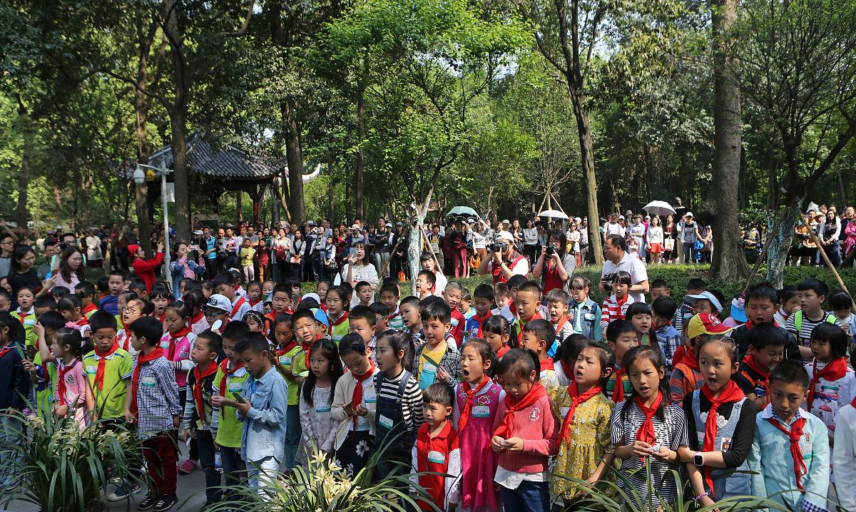 赞成举办学校诗词大会，激发文学兴趣，传承文化！