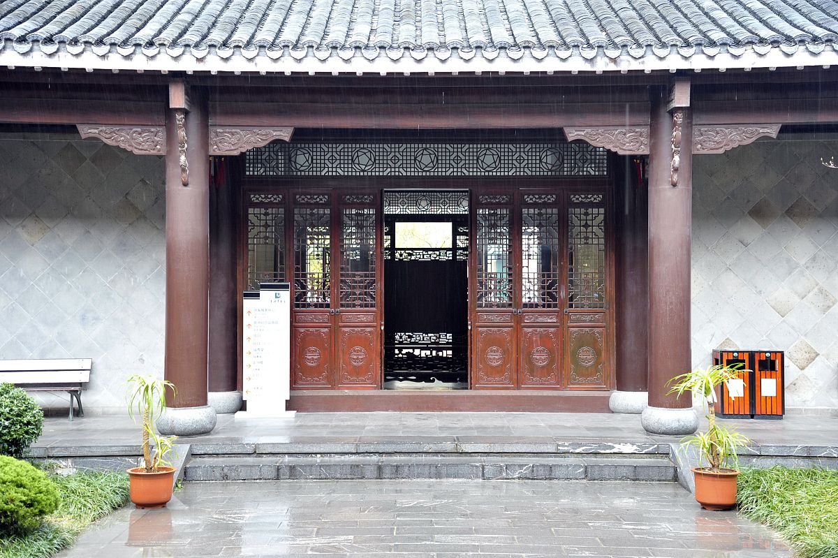 外来文化对本土文化的冲击与影响