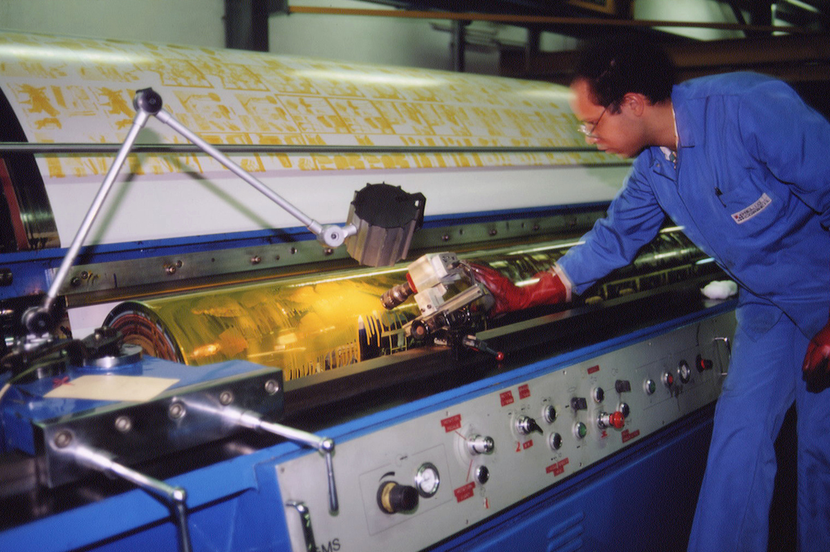 胶印机压印滚筒吊纸牙一边多一边少？原因分析及解决方法