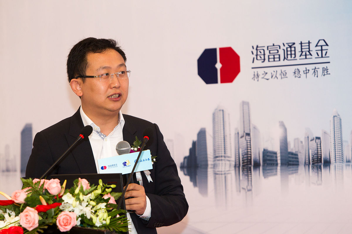 天弘基金永利债券成立15周年想在这个时点对永利的基金经理姜晓丽做一个专访并写一篇采访稿发在天弘基金内刊上。请帮我写一段开头展示姜晓丽在管理永利债券时所获得的成绩在行业中取得的地位以及引出后文的采访内容 天弘基金永利债券成立15周年想在这个时点对永利的基金经理姜晓丽做一个专访并写一篇采访稿发在天弘基金内刊上。请帮我写一段开头展示姜晓丽在管理永利债券时所获得的成绩在行业中取得的地位以及引出后文的采访内容
