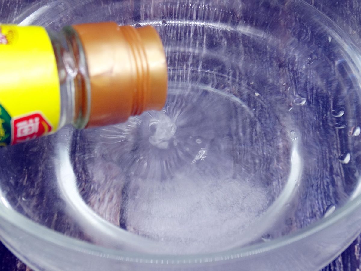 自制洗发水、洗衣液、玻璃清洁剂等：简单实用的家庭清洁秘诀