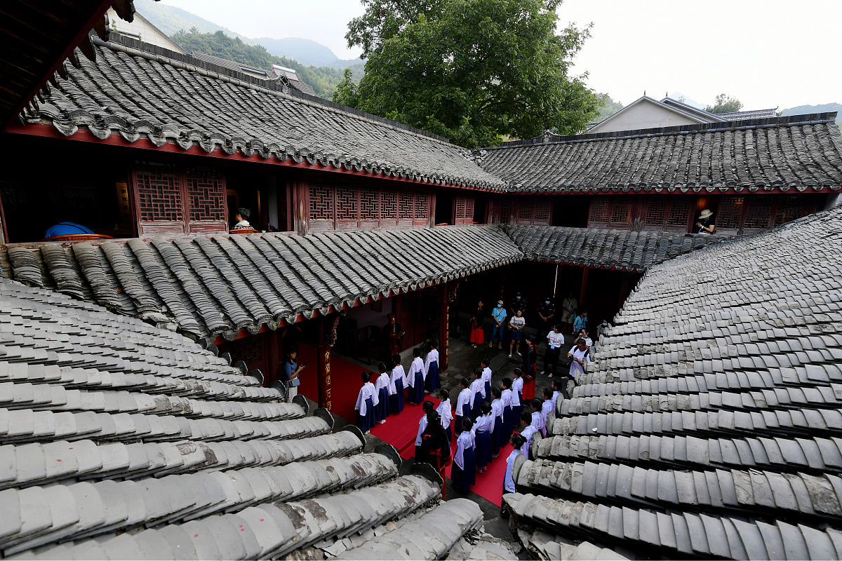 标题：有趣的研学旅行 写一篇800字文小学作文