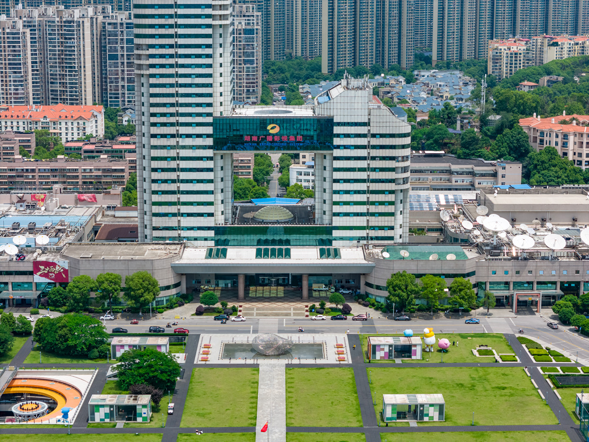 贵阳市白云区七冶医院帮我用200字详细描述