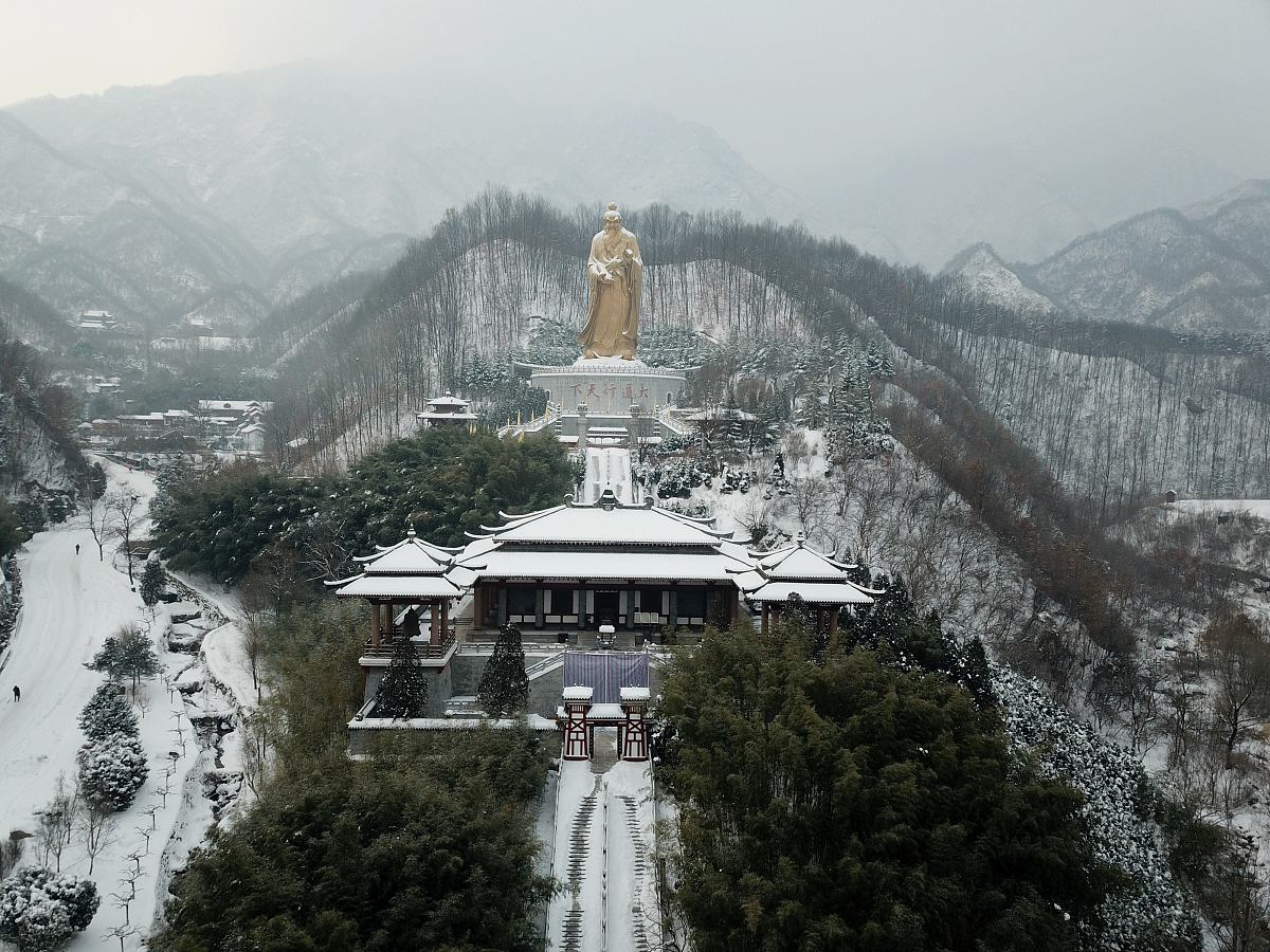 《道德经》精髓：反者道之动，弱者道之用 - 逆境与弱势的智慧
