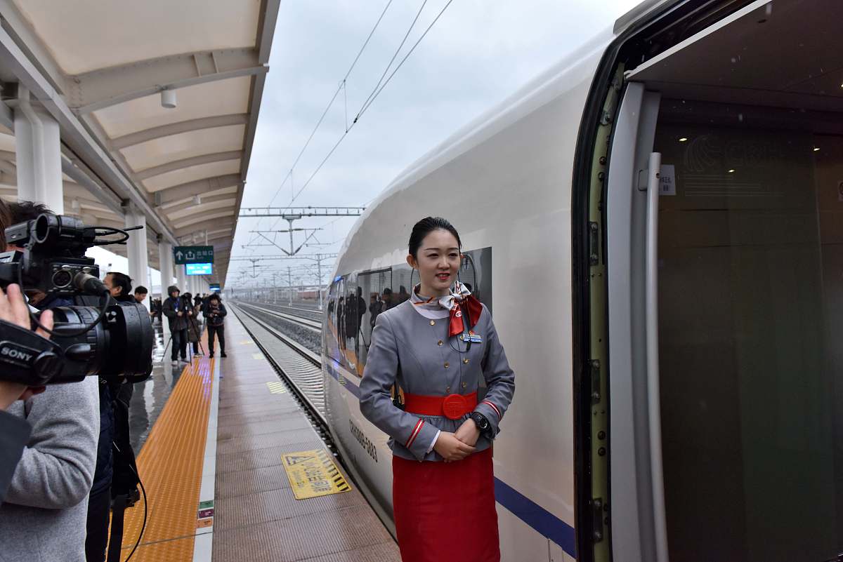 2020年重庆女生在铁路学校学什么好