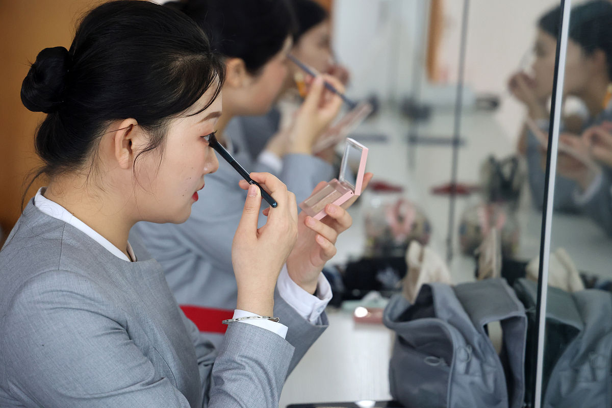 2019年重庆市航空学校空中乘务专业报名条件