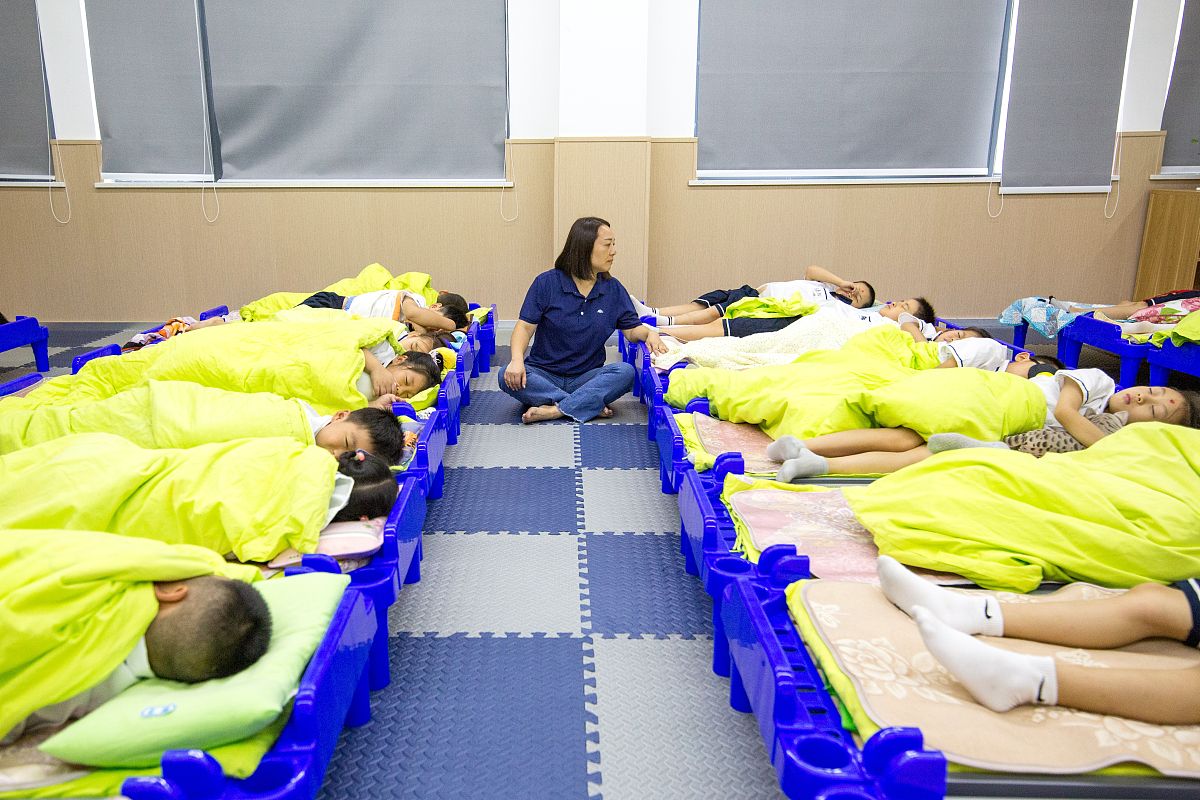 成都幼师学校随笔：帮助幼儿轻松入睡的妙招