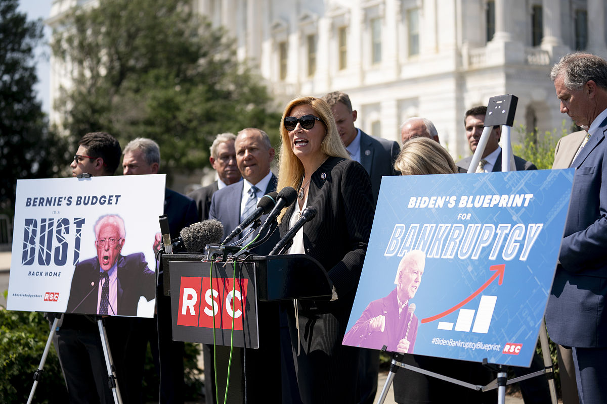 21世纪美国著名丑闻：从金融危机到性侵丑闻