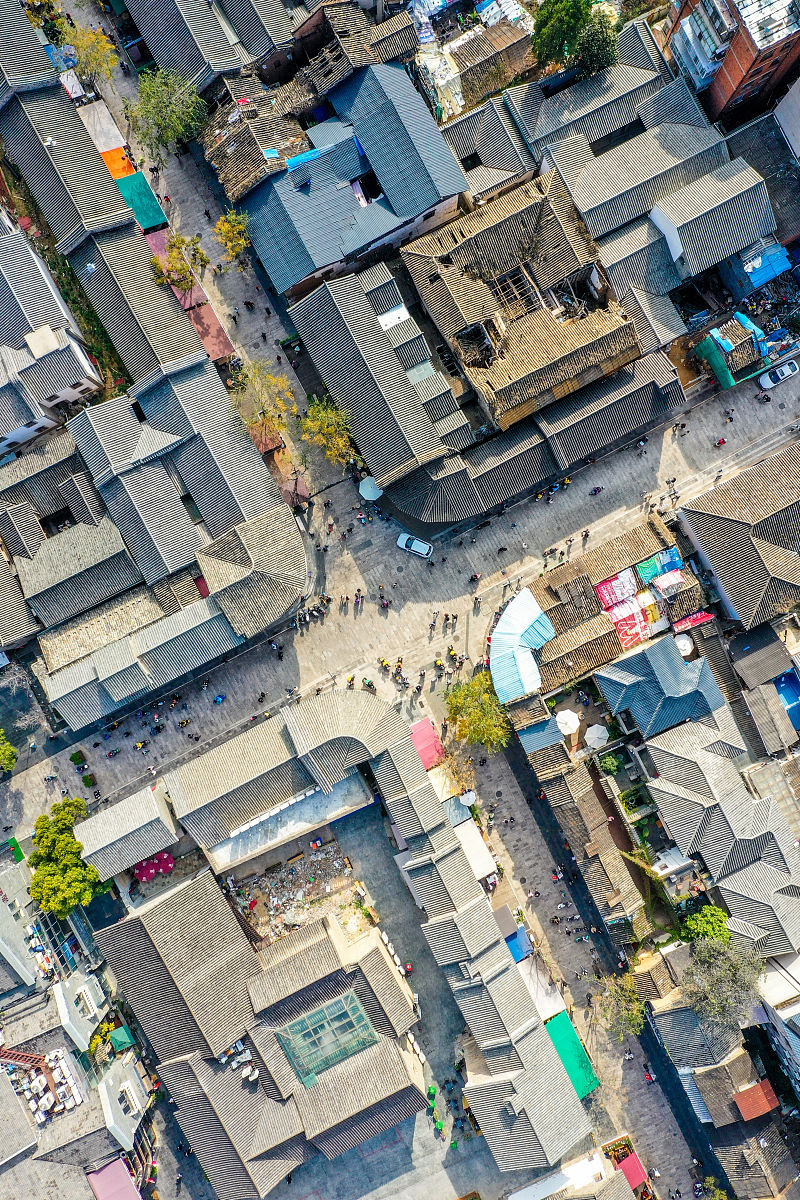 我做的毕业设计是关于咸阳老街文化脉络与街区形象为主的桌游设计，可以给我的设计起一个好听有寓意有深意的名字吗，一听就知道是桌游设计的