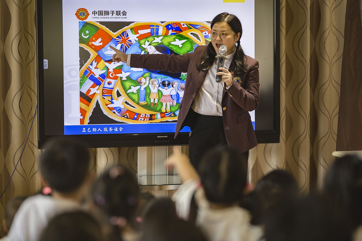 成都幼儿师范学校毕业生就业机会多嘛