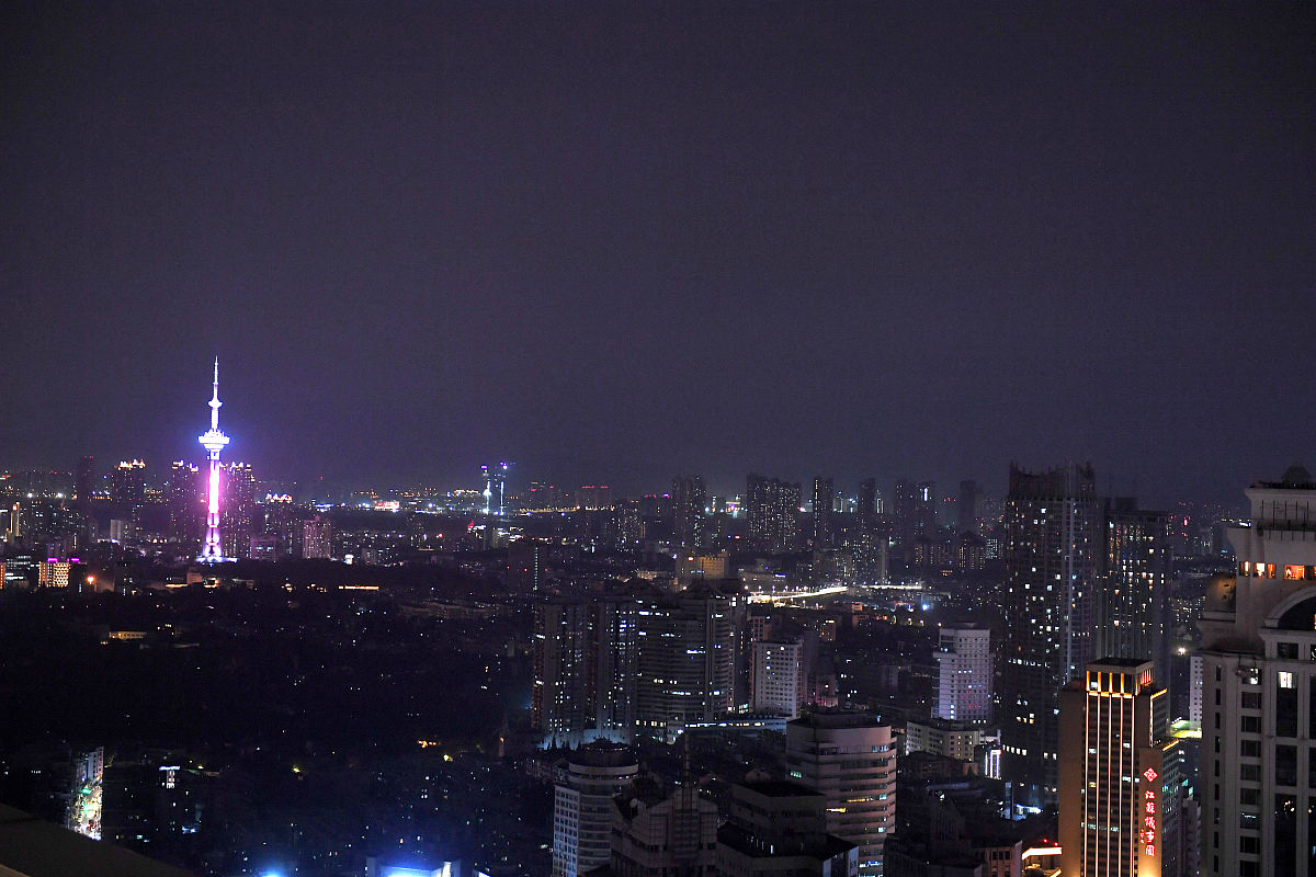 2020年9月25日,江苏南京,从高处拍摄的璀璨夜景.