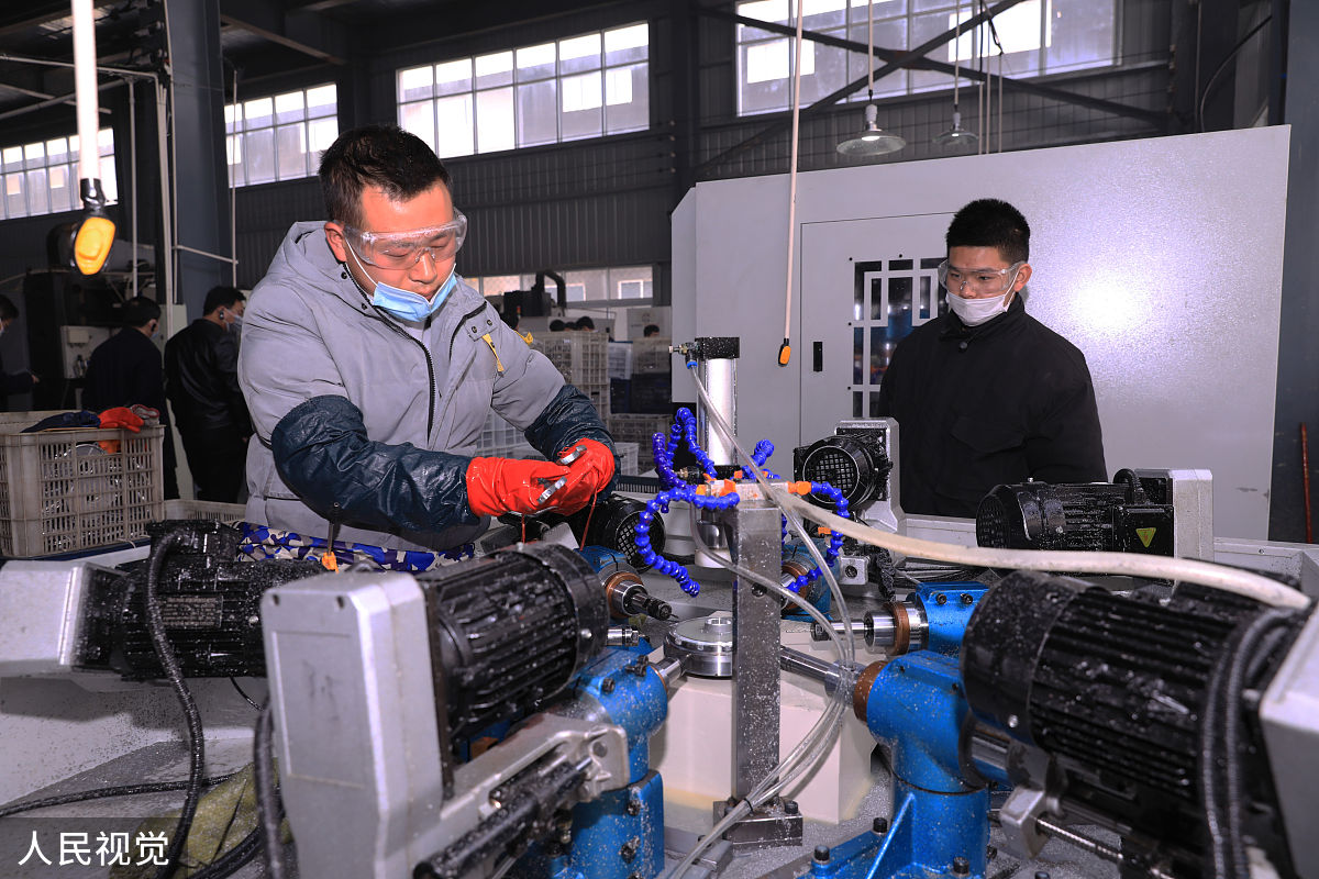 工业智能化如何提升人力资本？研究结论指导发展方向