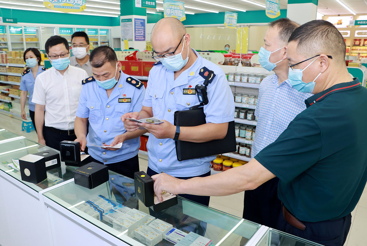 一个店长可以绑定多个门店一个店员只可以绑定一个门店点击订单详情下成功的订单会在小程序上播报支付宝或微信收款多少元只播报绑定门店下的订单未绑定门店的订单不播报根据以上功能描述编写播报功能的测试用例要求详细一点尽可能的全面需要重点测试的地方提示出来