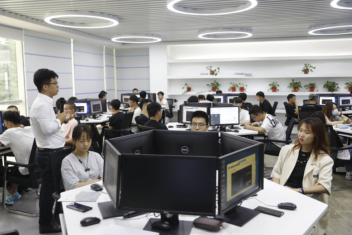 贵阳网络工程专业毕业生：网络管理类职业前景分析