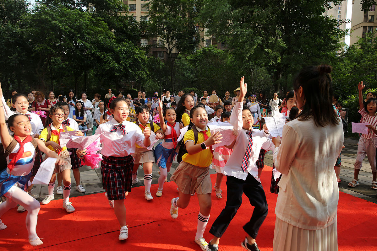 红领巾活动优化建议：培养爱国情怀、提升社会责任感