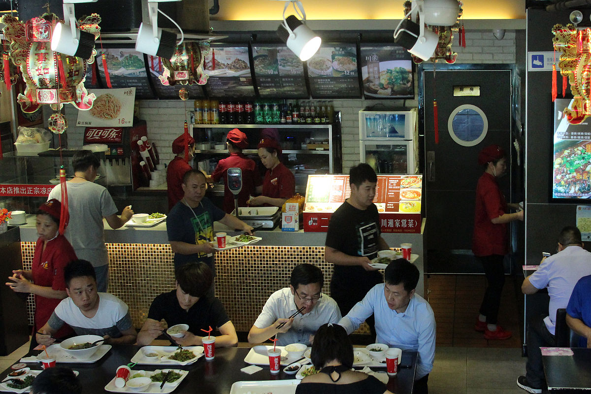 从市场监督管理局的角度讲解一下为什么要安装名厨亮灶阳光餐饮。描述越多越好