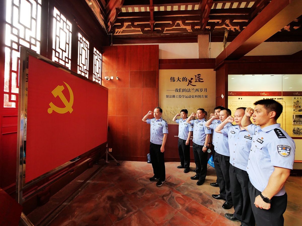 加强爱国主义教育的实例