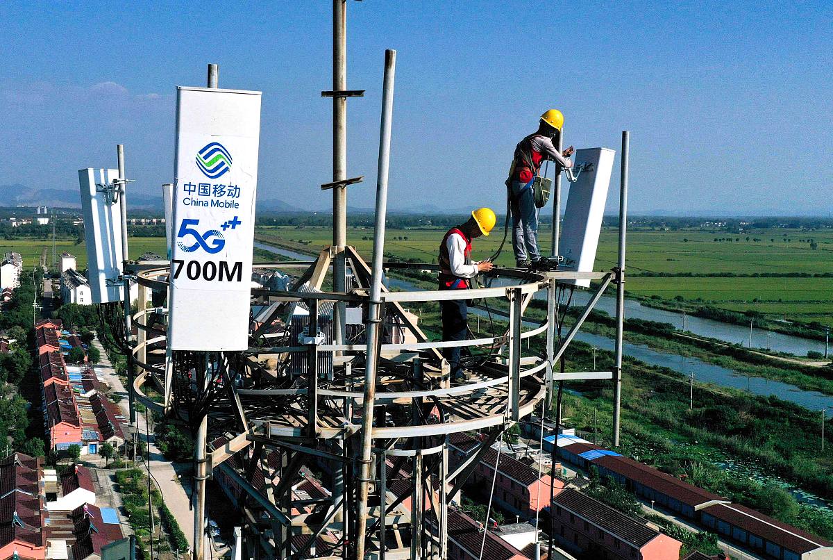 请用自己的理解论述房屋建筑工程监理中机械设备管理，不能直接抄袭他人观点和概念。