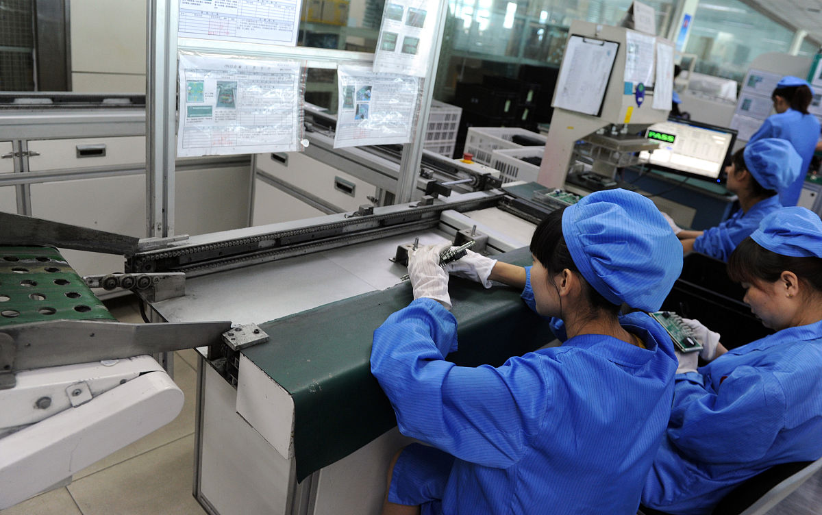 工厂生产产品冰箱电视烤箱数量5比4比1修理概率分别为007 002 005第一问求任意一台产品需要修理的概率第二问其中有一台需要修理问是烤箱的概率是什么