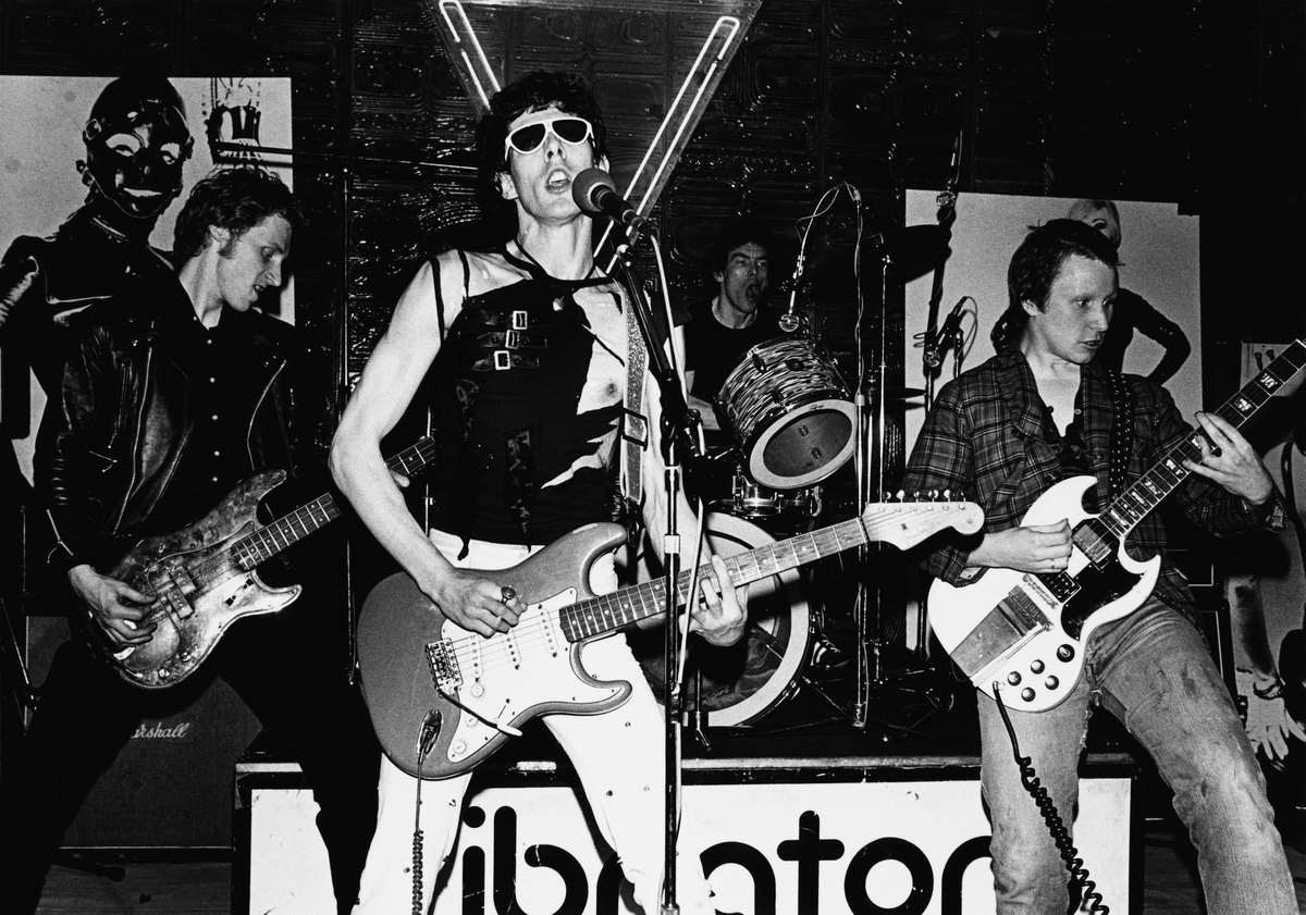 摇滚乐队名字生成器：酷炫响亮的名字推荐