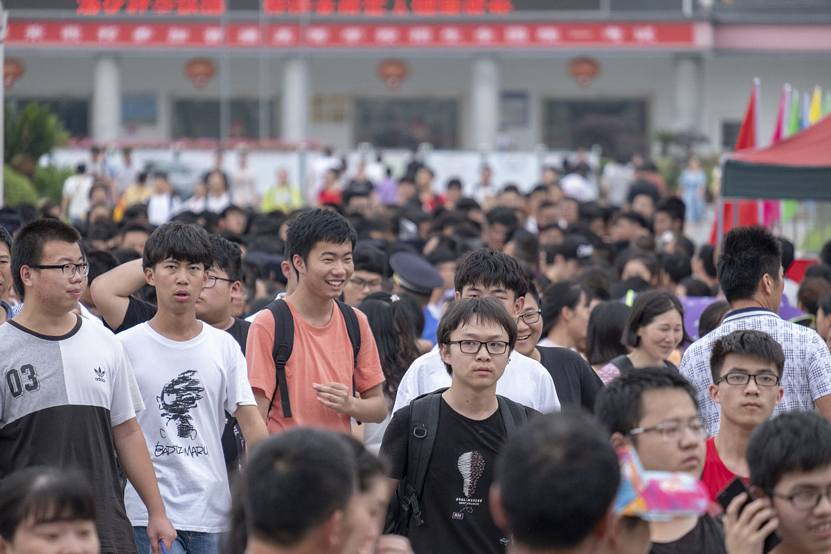 高考物理考点差异分析：地区、时间、水平因素的影响